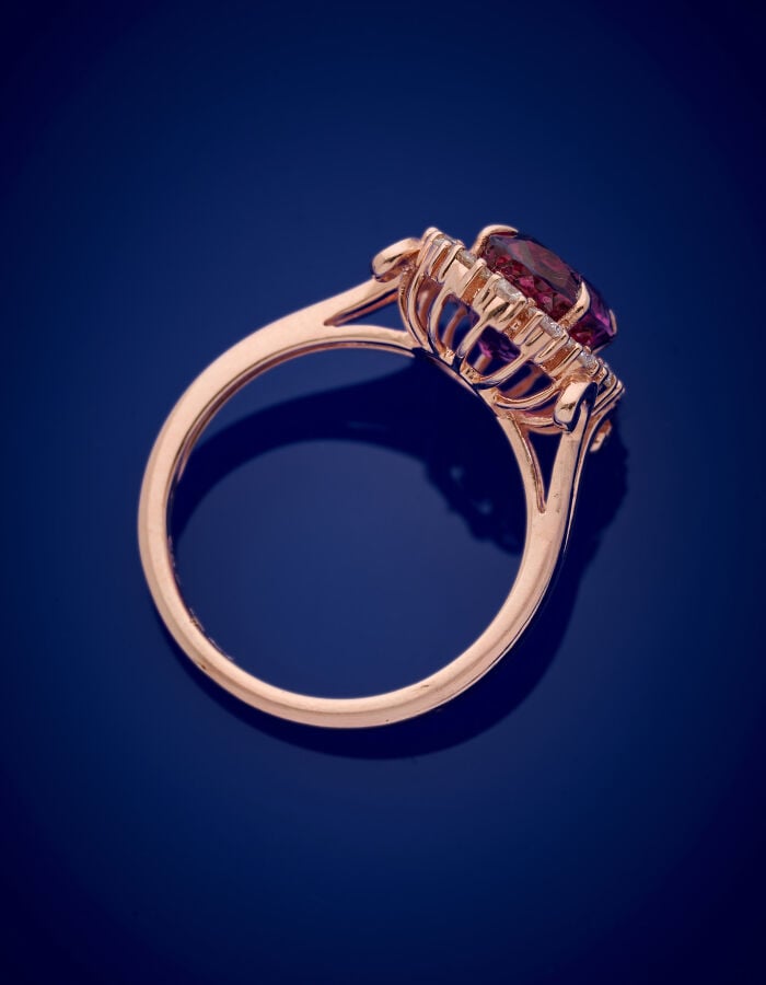 BAGUE "marguerite" en or rose (585‰) 14 carats, serti d'une tourmaline rose de…