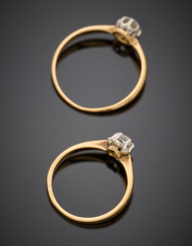 BAGUE solitaire en or jaune (750‰) serti d'un diamant taille ancienne de forme…