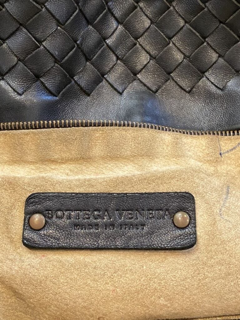 BOTTEGA VENETA - Sac en cuir « intreccio » noir, double poignée, porté main ou…