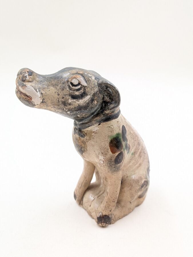 CHINE - Canidé en grès émaillé polychrome - H: 11.5 cm - (Petits éclats, restau…