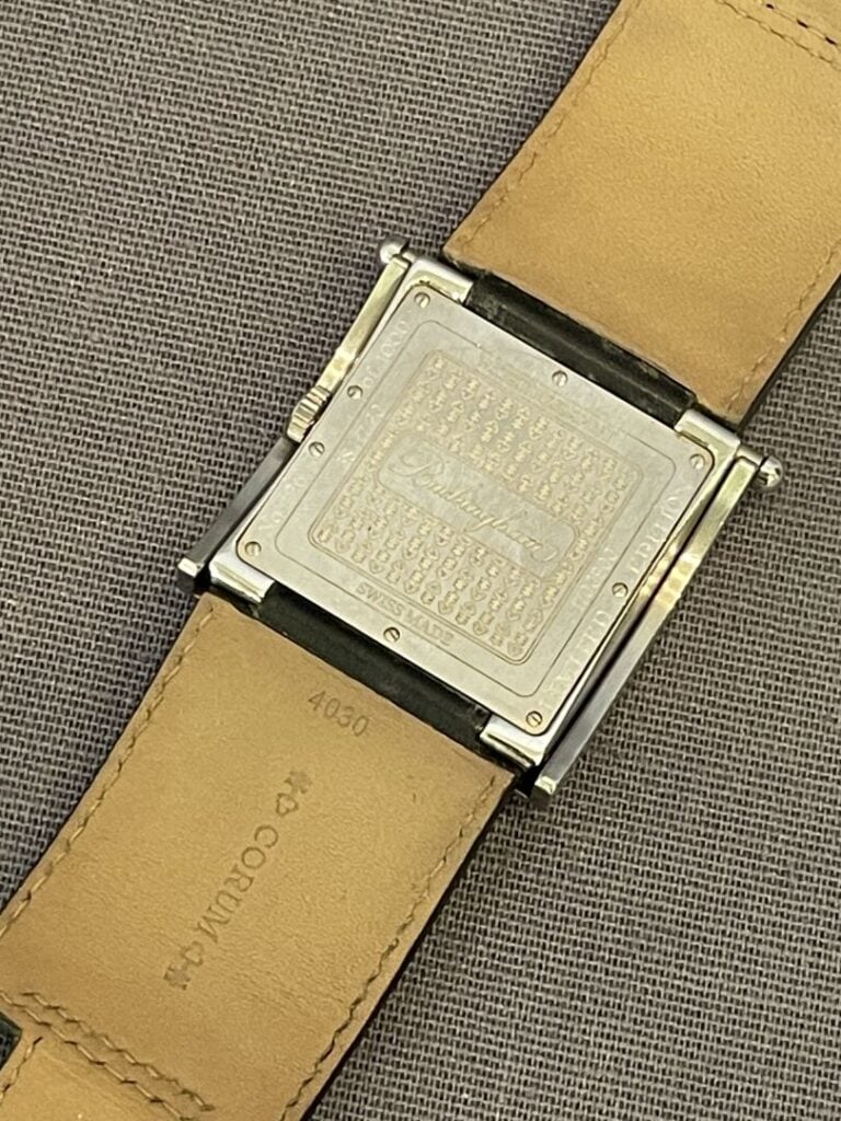 CORUM - Montre bracelet d'homme modèle "Buckingham" - Boîtier carré ouvrant en…