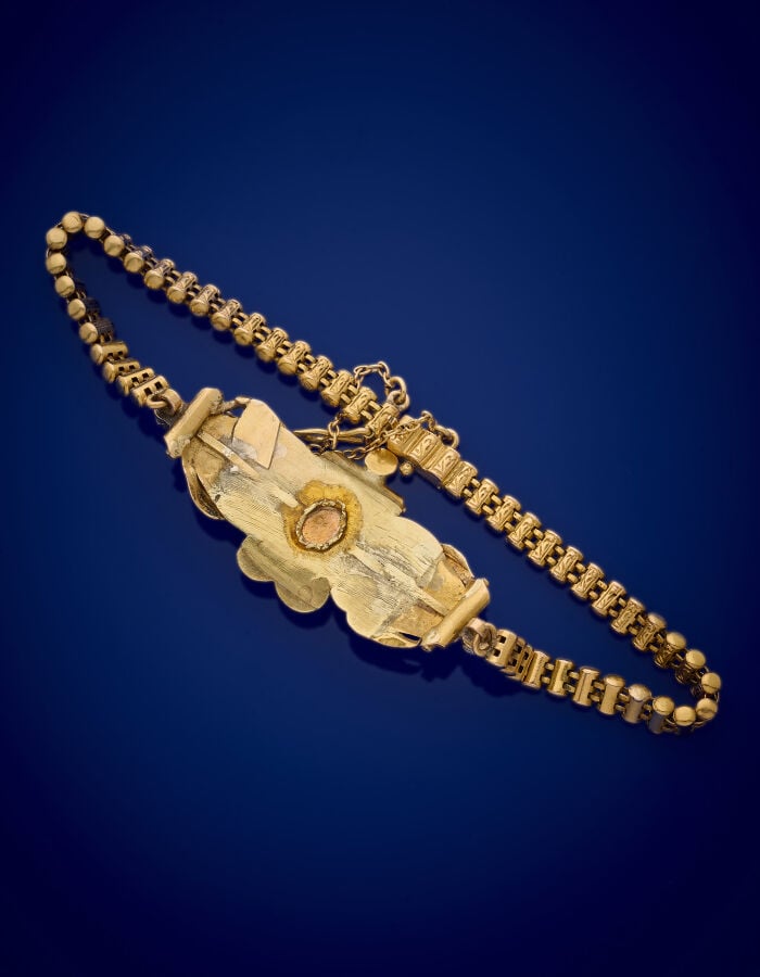 DEMIE-PARURE comprenant un BRACELET et une paire de PENDANTS d'OREILLES en or j…