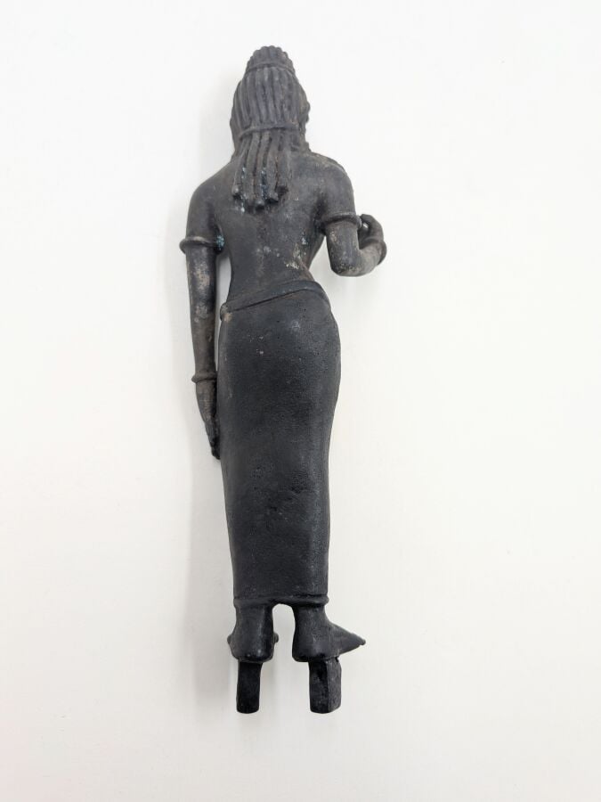 INDONESIE - Statuette en bronze représentant une figure indonésienne - H: 17cm…
