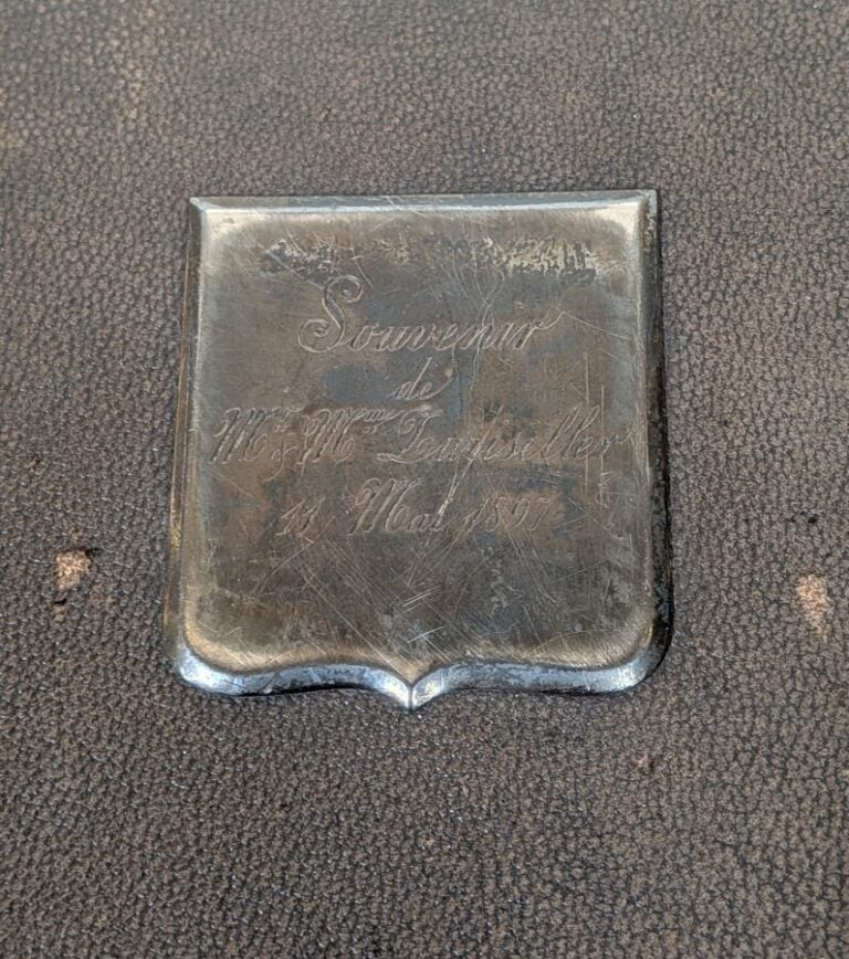 L. LAPAR, Orfèvre 25 rue de Choiseul à Paris. - Ménagère en argent (950‰),chiff…