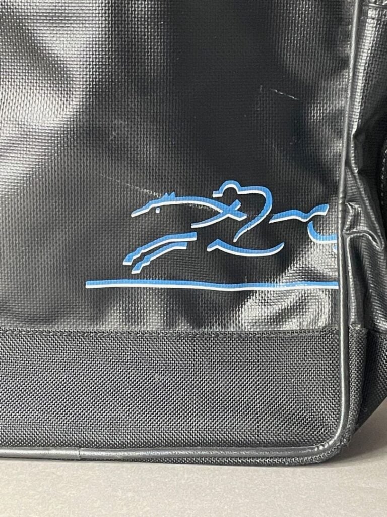 LONGCHAMP - Sacoche en bandoulière en toile noire et cuir marron, rehaussé du s…