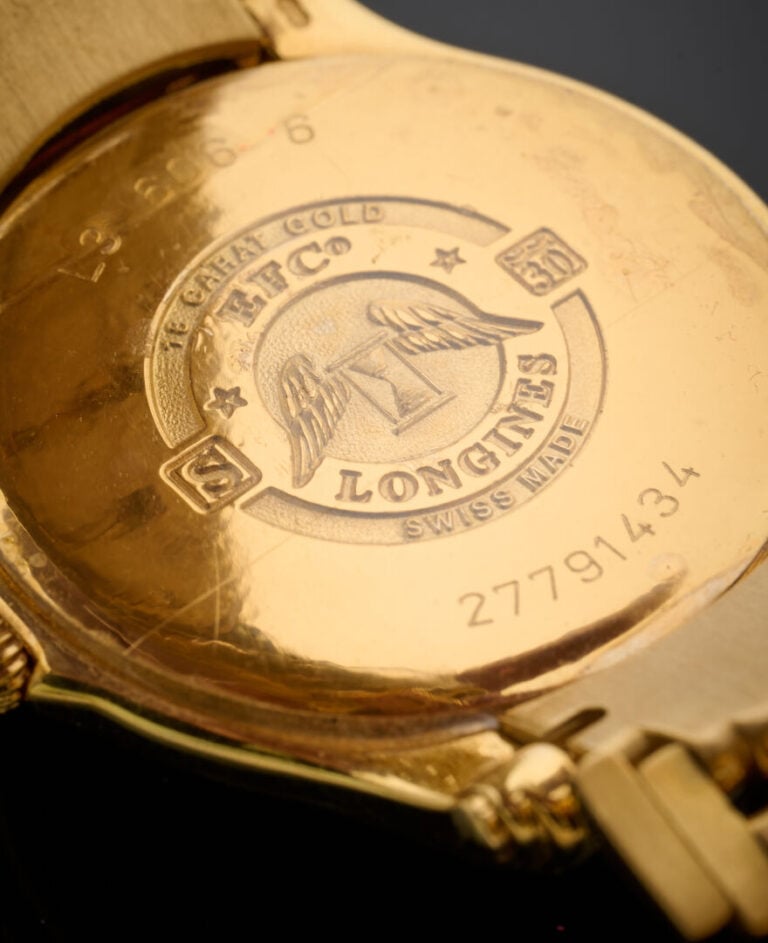 LONGINES - BRACELET MONTRE modèle "Golden Wing" en or jaune (750‰). Cadran cham…