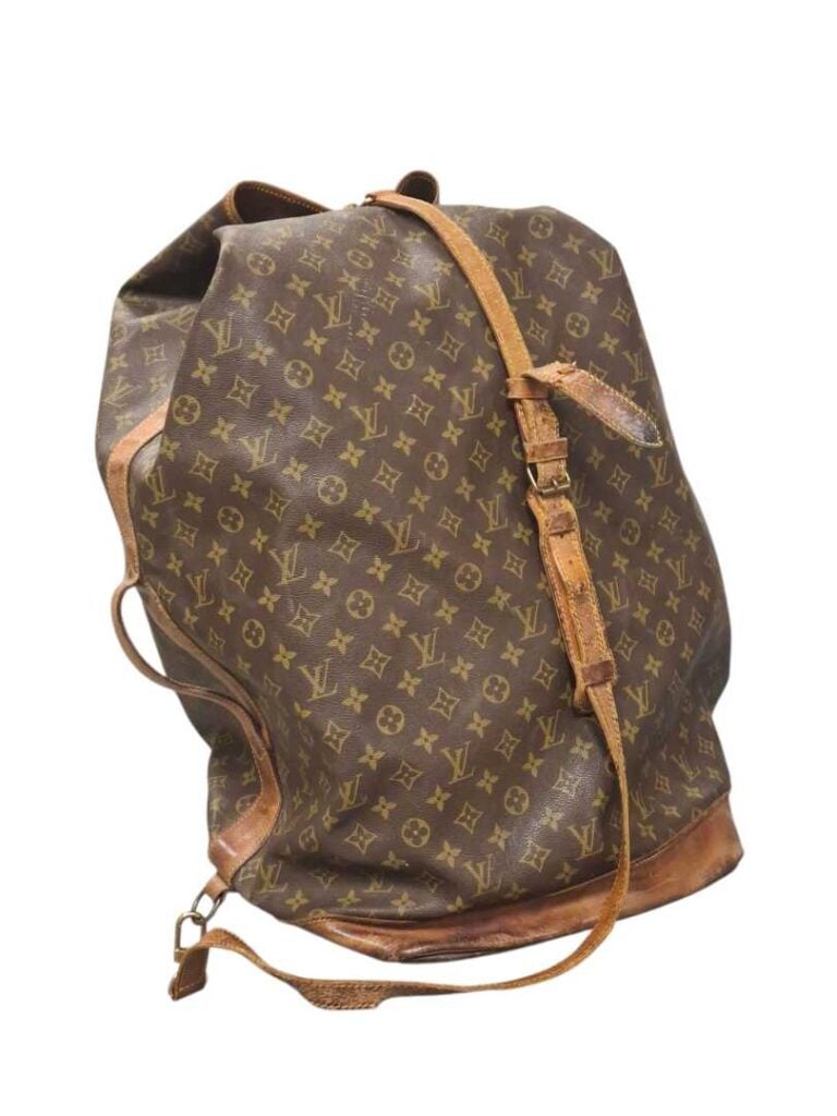 LOUIS VUITTON c. 1996 - Sac marin en toile Monogramm et cuir naturel, sangle ba…