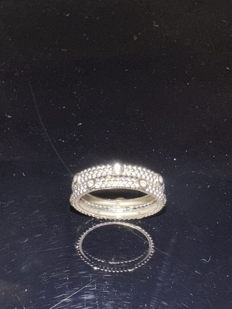 MAUBOUSSIN "Le Premier Jour" - Bague à double rang perlé en or gris (750) ponct…