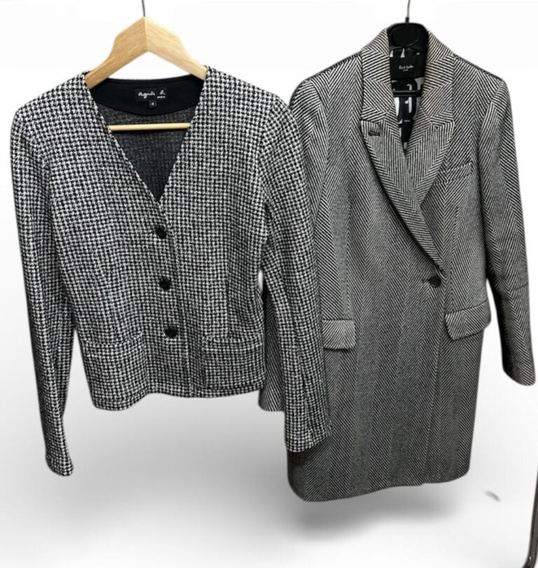 PAUL SMITH - Manteau droit à motifs de chevrons. on joint une veste à motifs pi…