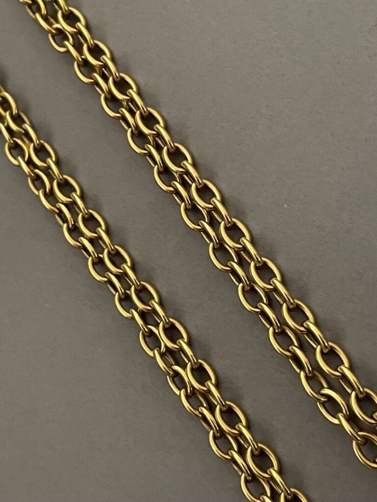 Sautoir en or jaune à maillons forçat - Poids : 48.6 g - L : 155 cm