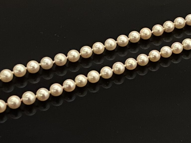 Sautoir orné de perles de culture, fermoir cliquet en or jaune (750) et chaînet…