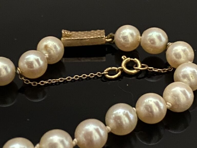 Sautoir orné de perles de culture, fermoir cliquet en or jaune (750) et chaînet…