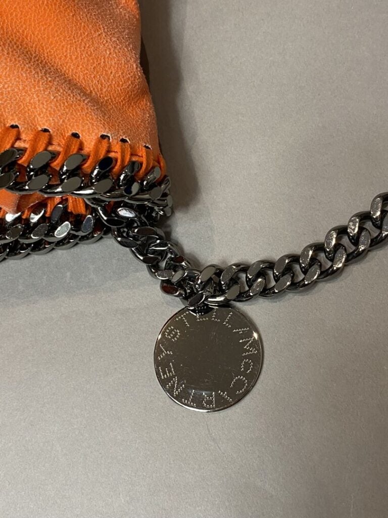 STELLA MC CARTNEY - Sac à rabat « Falabella » en cuir végétal orange, bijouteri…