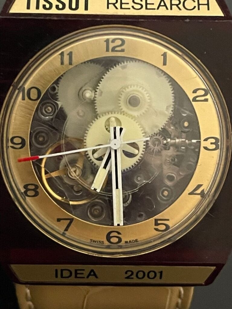 TISSOT "Research Idea 2001" - Boitier carré à pans en plastique - Cadran squele…