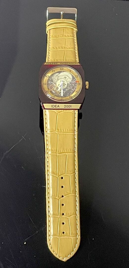 TISSOT "Research Idea 2001" - Boitier carré à pans en plastique - Cadran squele…