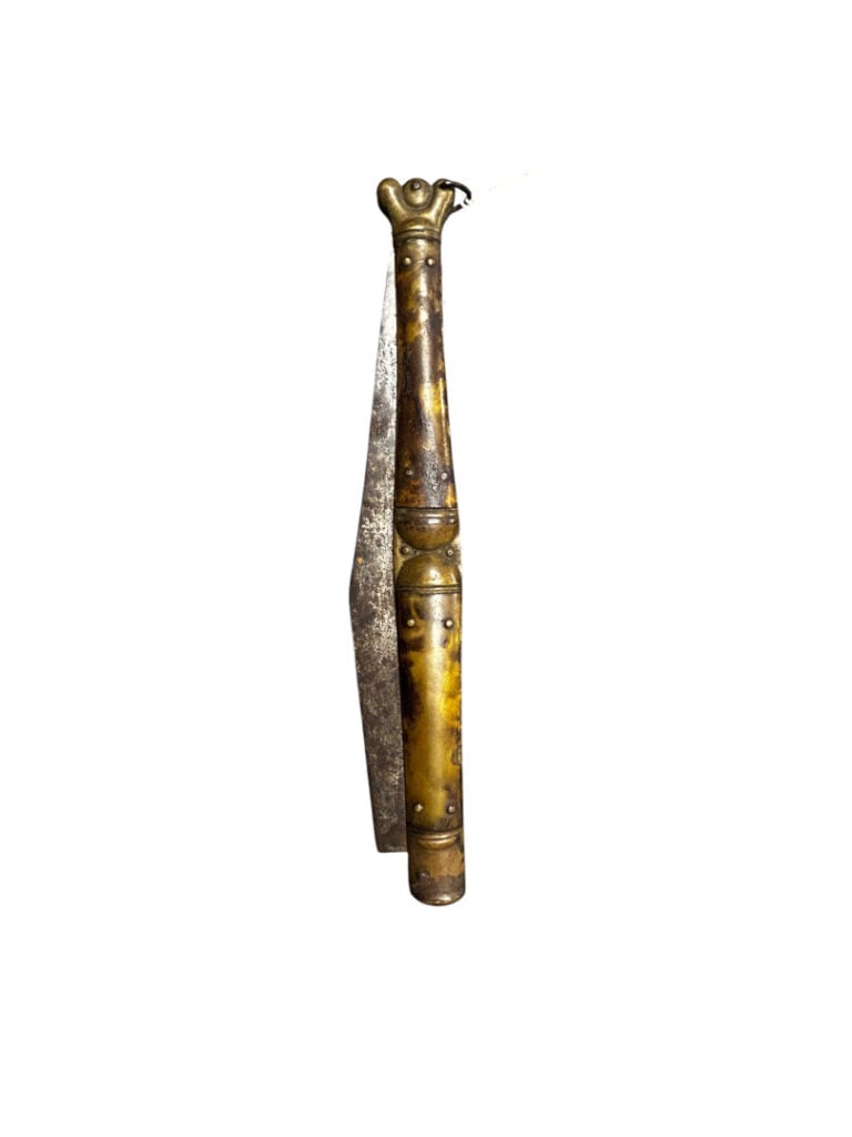 Couteau pliant - Monture en laiton, à plaquettes de corne façon écaille, ornées…