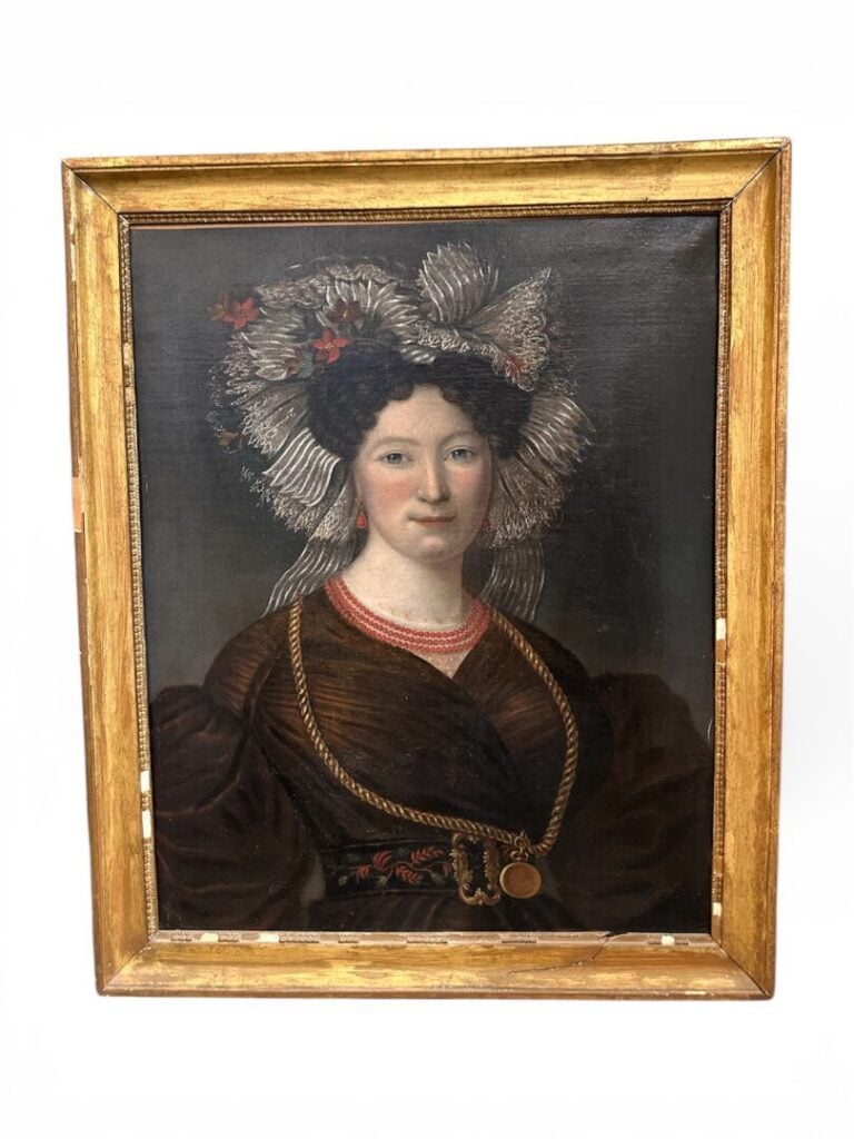École du milieu du XIXe siècle - Portrait de dame à la coiffe de dentelle et po…