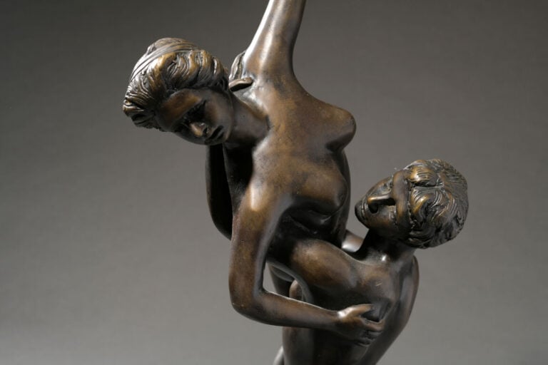 École du XXe siècle - L'Enlèvement des Sabines - Groupe en bronze sculpté à pat…