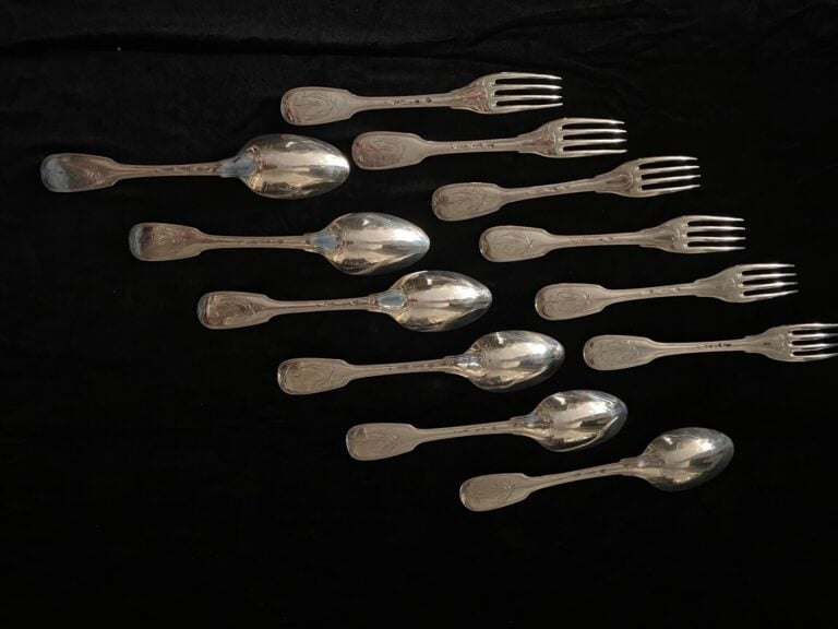 Ensemble de 6 couverts en argent à modèle de double filet et armoiries gravées…