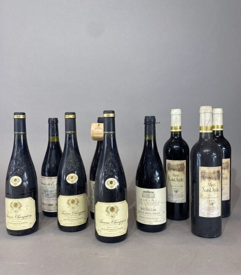 Ensemble de bouteilles de vins comprenant : - Château Saint Georges, Saint Emil…