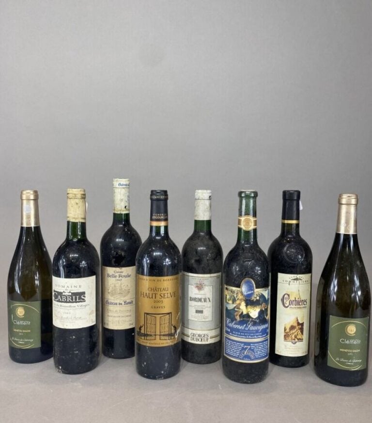 Ensemble de bouteilles de vins comprenant : - Château Saint Georges, Saint Emil…