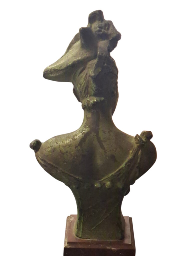 Georges VAN DER STRAETEN (1856-1928) - Buste de femme au chapeau - Sujet en rég…