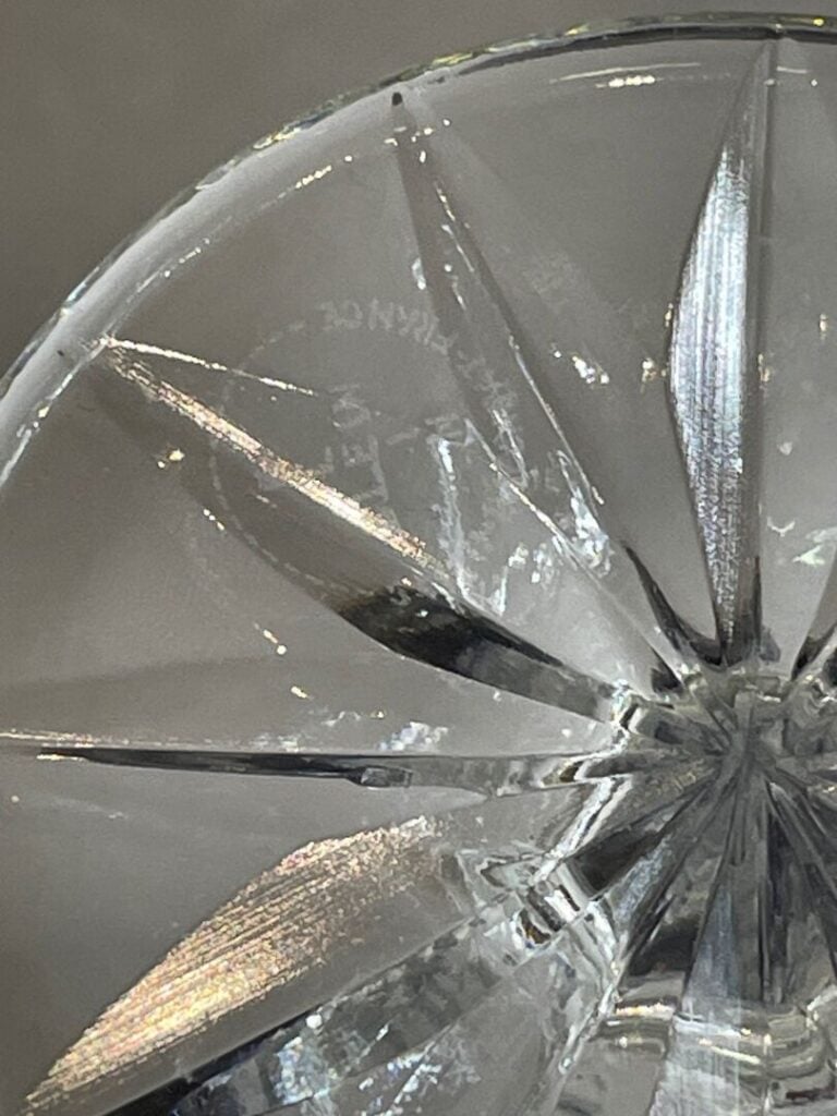 KLEIN à BACCARAT France - Suite de 4 verres en cristal taillé coloré - Marqués…