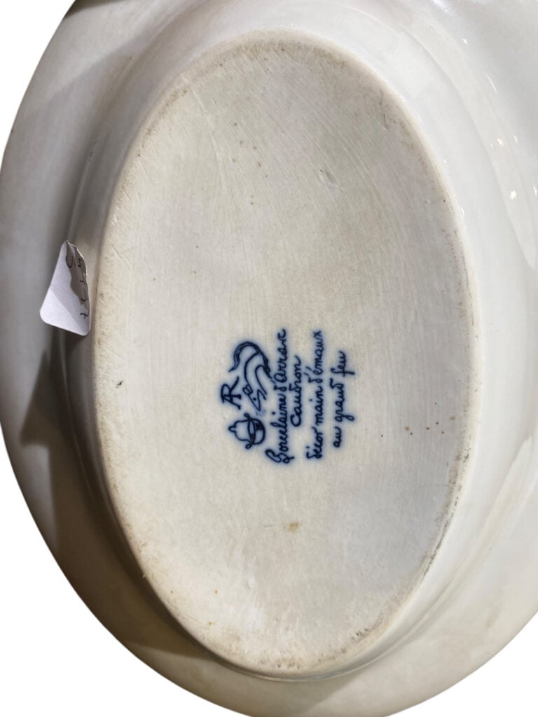 Mannette de céramique divers : assiettes en faïence de l'Est, Saint Clément, pl…