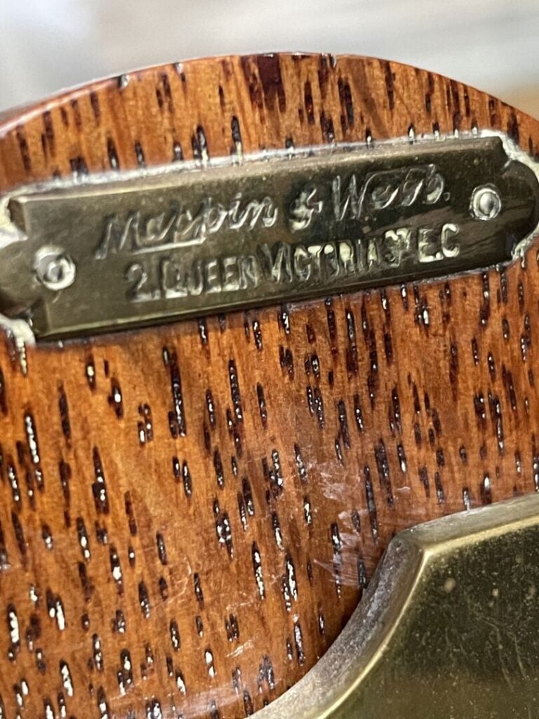MAPPIN & WEBB - Cave à liqueur anglaise, modèle "The Thalantus", en bois nature…