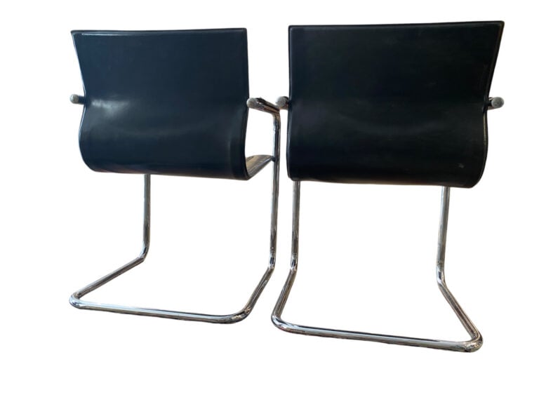 MATTEO GRASSI (éditeur) - Paire de fauteuils à structure tubulaire en métal chr…