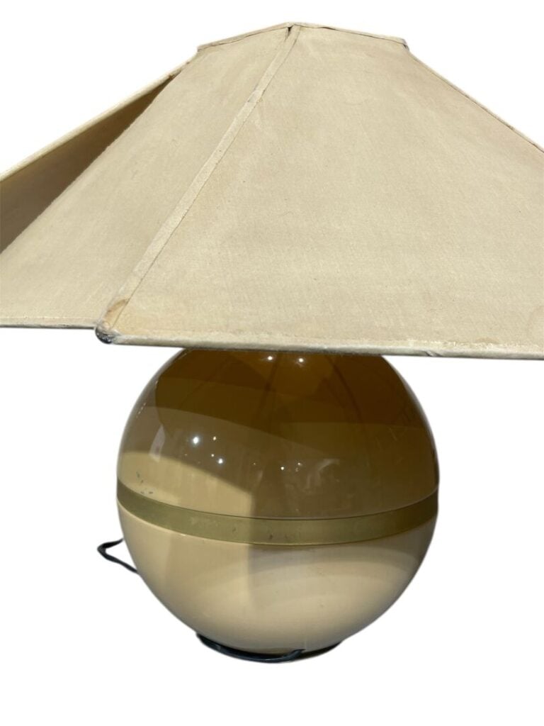 NAPAKO - Lampe de bureau à régulateur en tôle et laiton - Vers 1960 - Abat-jour…