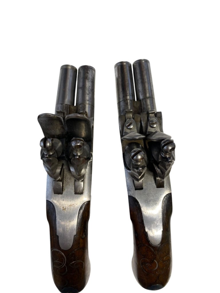 Paire de pistolet double à coffre à silex - Canons en table. Coffres unis. Cros…