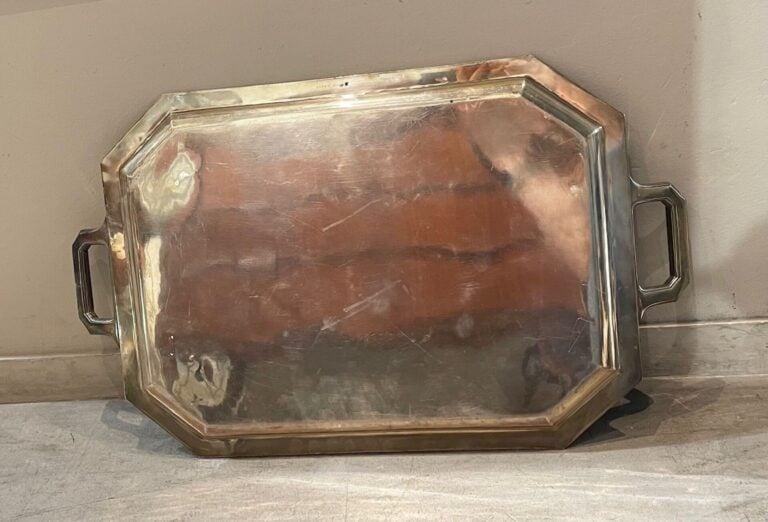 Plateau rectangulaire à pans coupés à deux anses en argent (925), poinçon Miner…