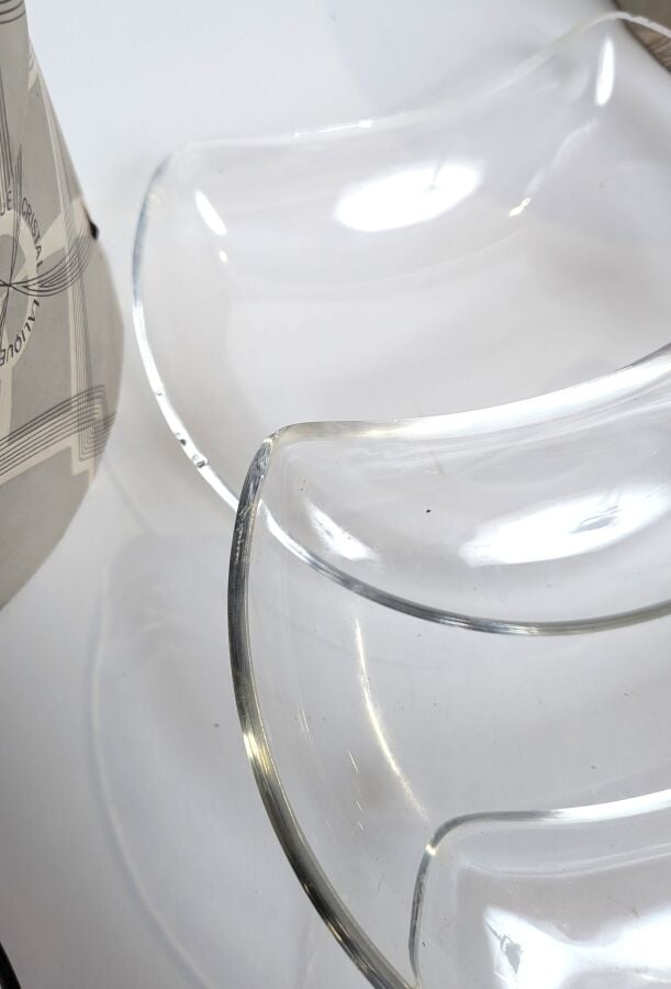 René LALIQUE - Ensemble de 7 assiettes à salade en verre moulé (petites égrenur…