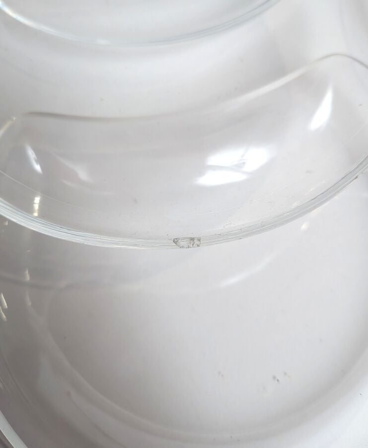 René LALIQUE - Ensemble de 7 assiettes à salade en verre moulé (petites égrenur…