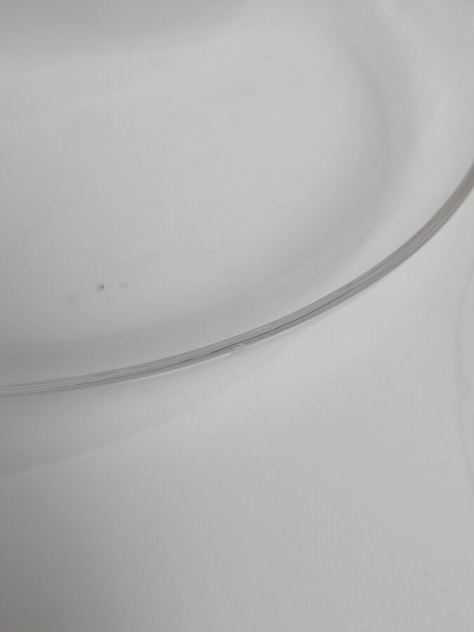 René LALIQUE - Ensemble de 7 assiettes à salade en verre moulé (petites égrenur…