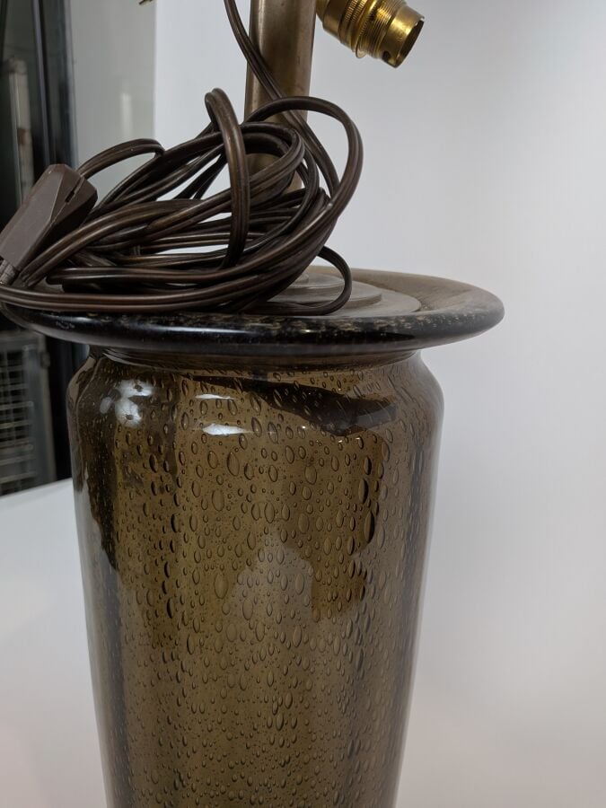 SCHNEIDER - Grand vase à corps facetté sur piédouche circulaire en verre bullé…