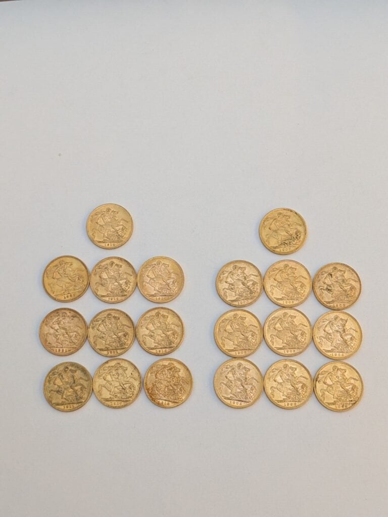 10 souverains anglais type Georges V or (1914 (x2), 1913, 1912,1911(x2), 1916,1…
