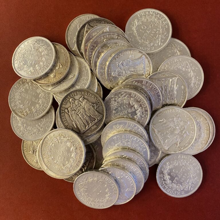 43 pièces de 10 Francs argent République Française. Poids : 1074.46 g