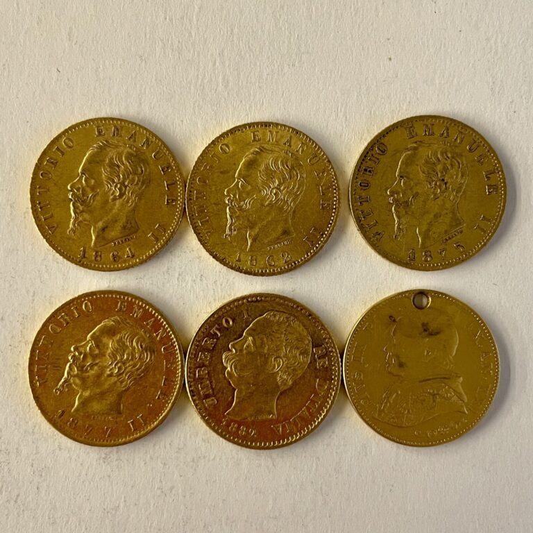 5 pièces de 20 lires italiennes en or Vitorio Emanuel II (1864,1862,1875,1877),…