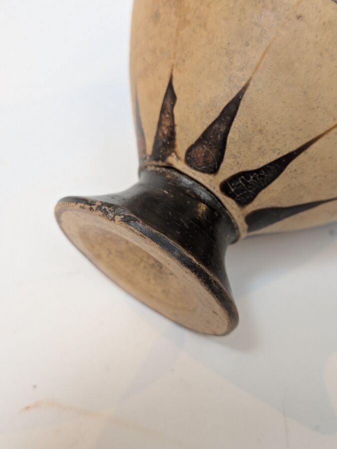 Amphorisque à piédouche tronconique décoré d'un félin et d'un palmipède sur l'é…