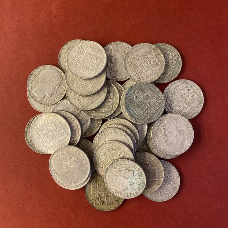 Ensemble de 35 pièces de 20 Francs argent. Poids : 698.65 g
