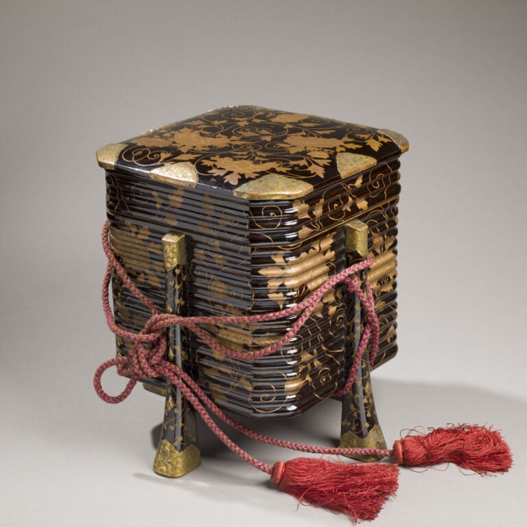 JAPON - XXème - Ensemble de deux boîtes à pique-nique (Hokkai) quadripodes reco…