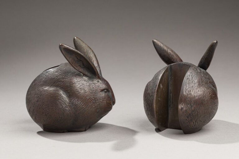 JAPON - XXème siècle - Paire de supports de paravent en bronze, en forme de lap…