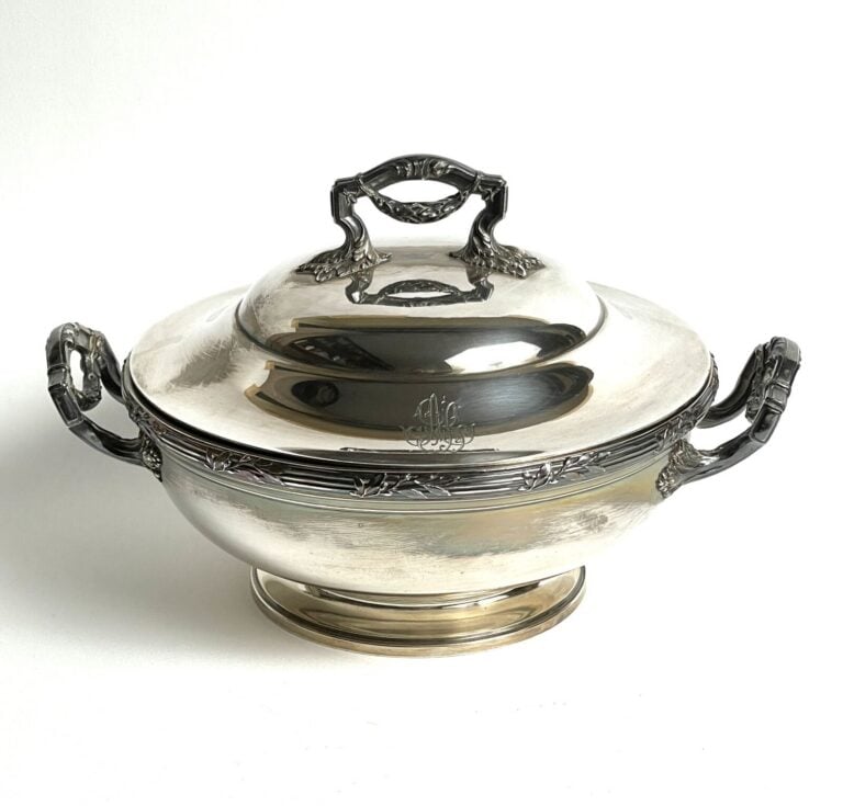 Légumier et sa doublure en argent (950 ‰) uni à bordure de - filets forts et br…