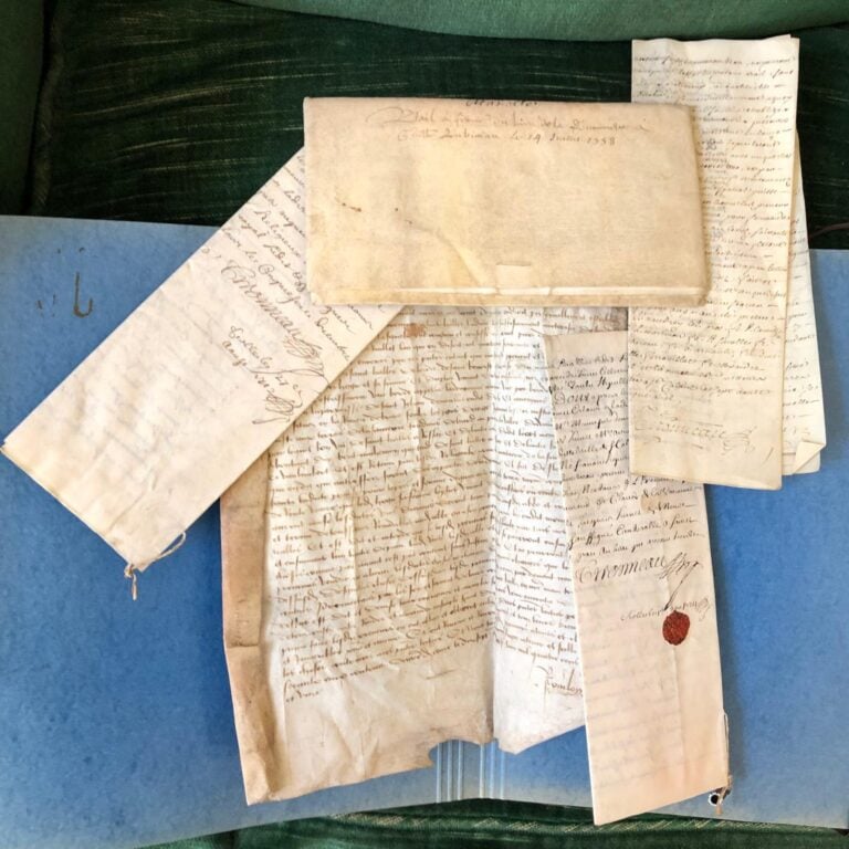Lot de 14 documents (baux notariés) manuscrits sur peau de vélin - entre la fin…