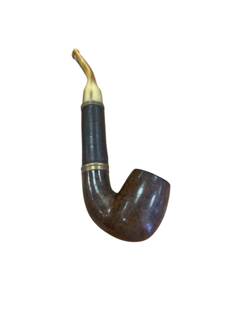 Lot de pipes en corne, bois, écume, etc. - Certaines avec étui usés - (cassures…