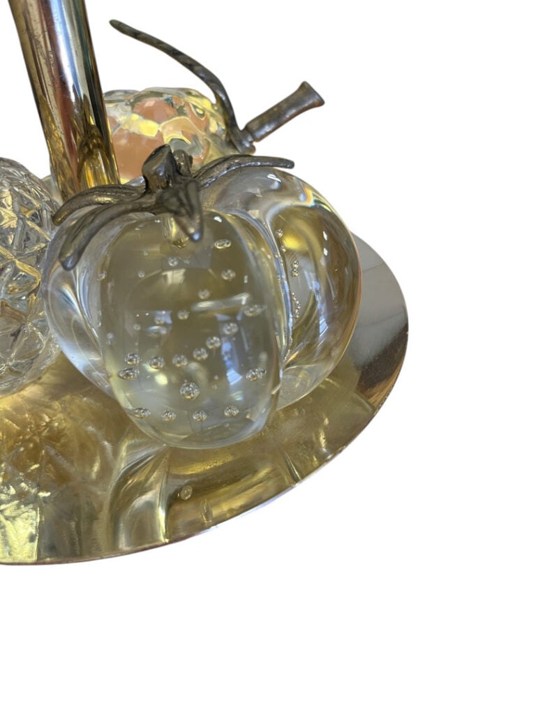 Maison LE DAUPHIN, attribué à - Lampe à poser en métal laqué noir et laiton sur…