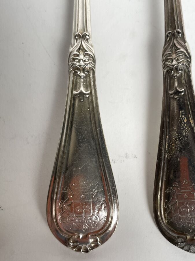 Partie de ménagère en argent (950 ‰) à motif de coquille, feuilles - d'acanthe…