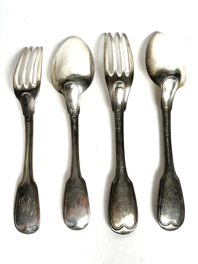Partie de ménagère en argent (950 ‰), modèle filet comprenant 4 - grandes fourc…